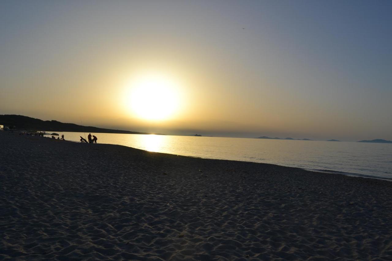 Miramare Struttura Sulla Spiaggia Platamona Bagian luar foto